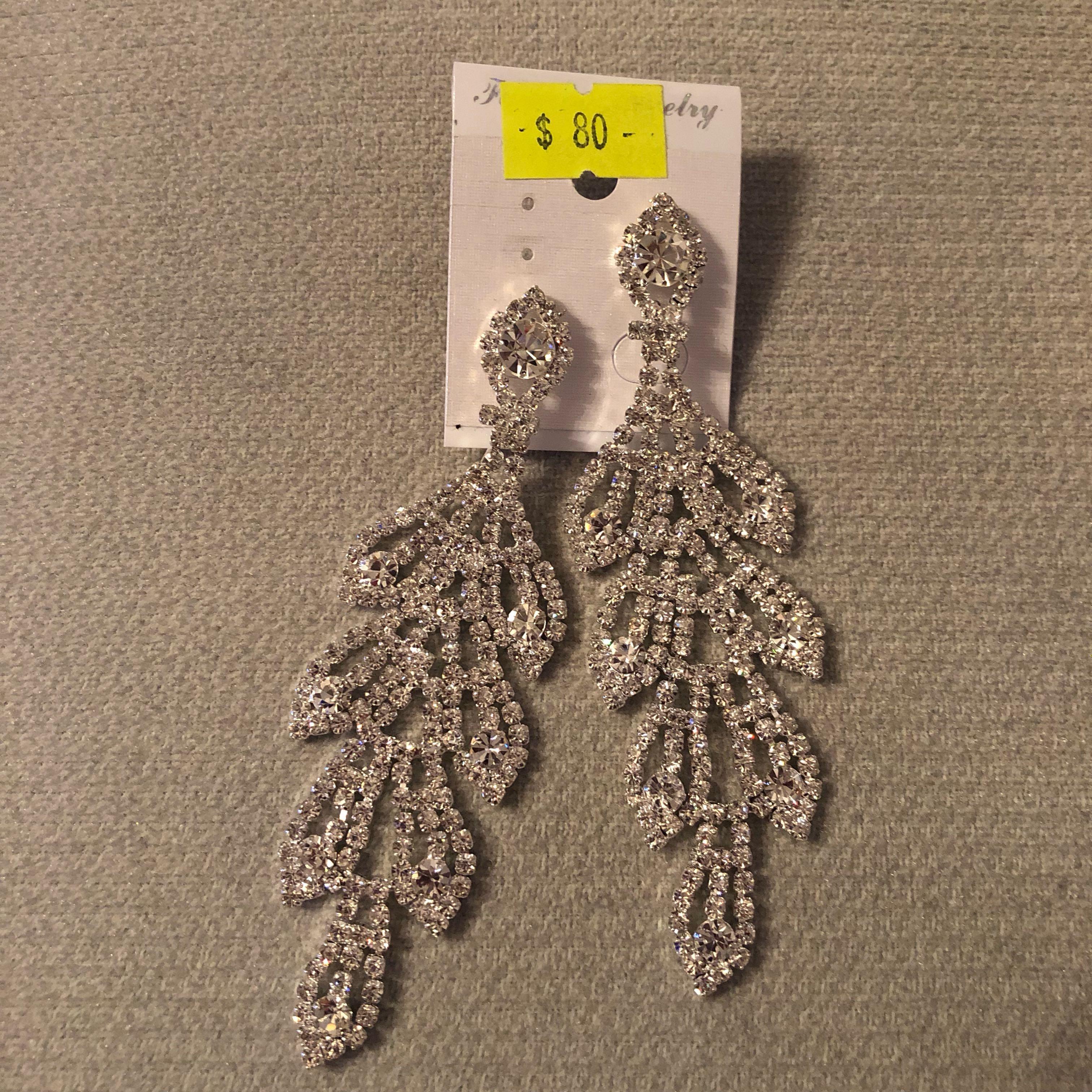 晚裝耳環 earring （分類：耳環）位於 Hong Kong。 由 cozybobo 提交（商品編號 219645555，圖片 1）。簡介： 。