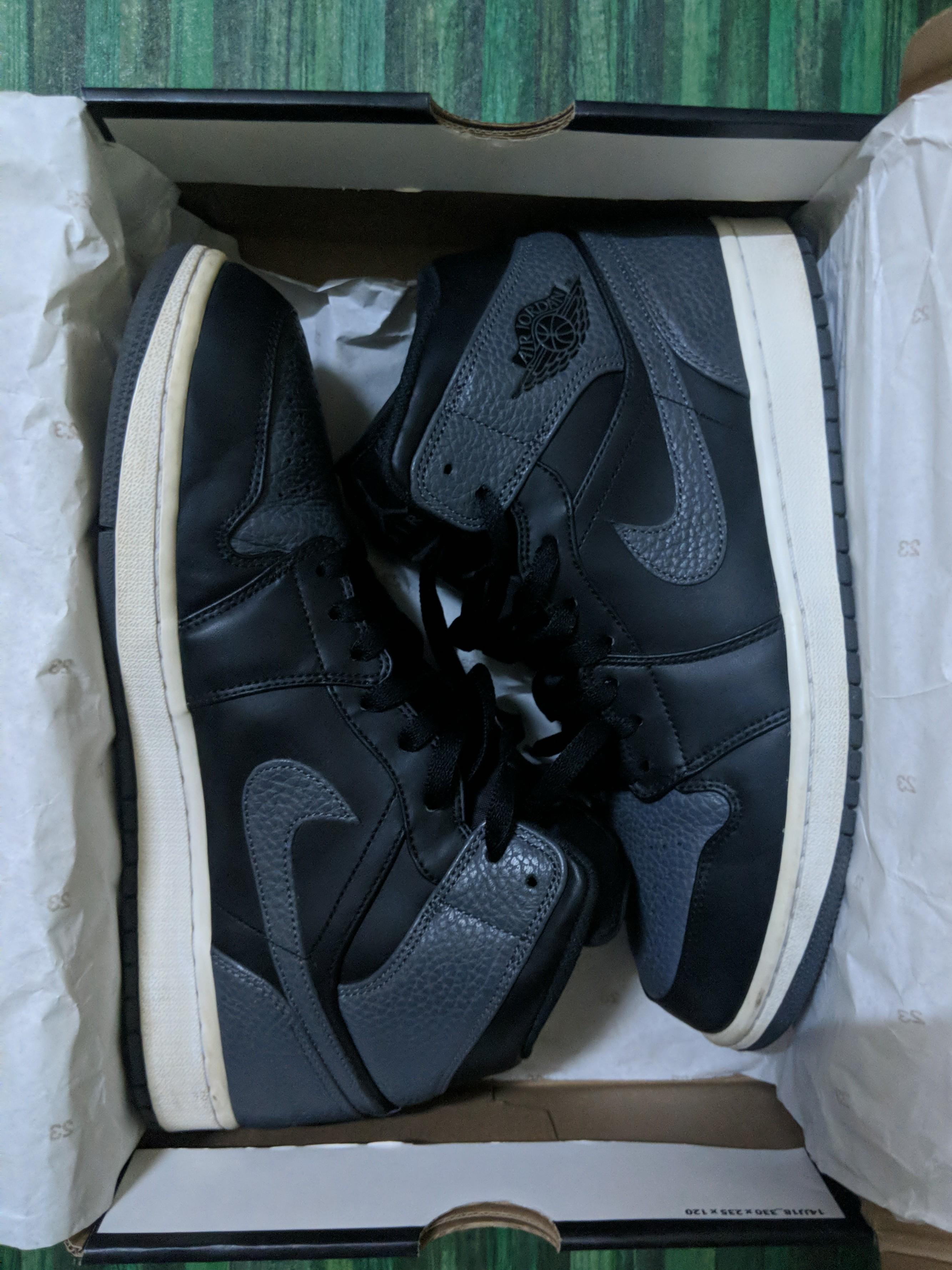 Air Jordan 1 Mid Black Dark Grey Summit White