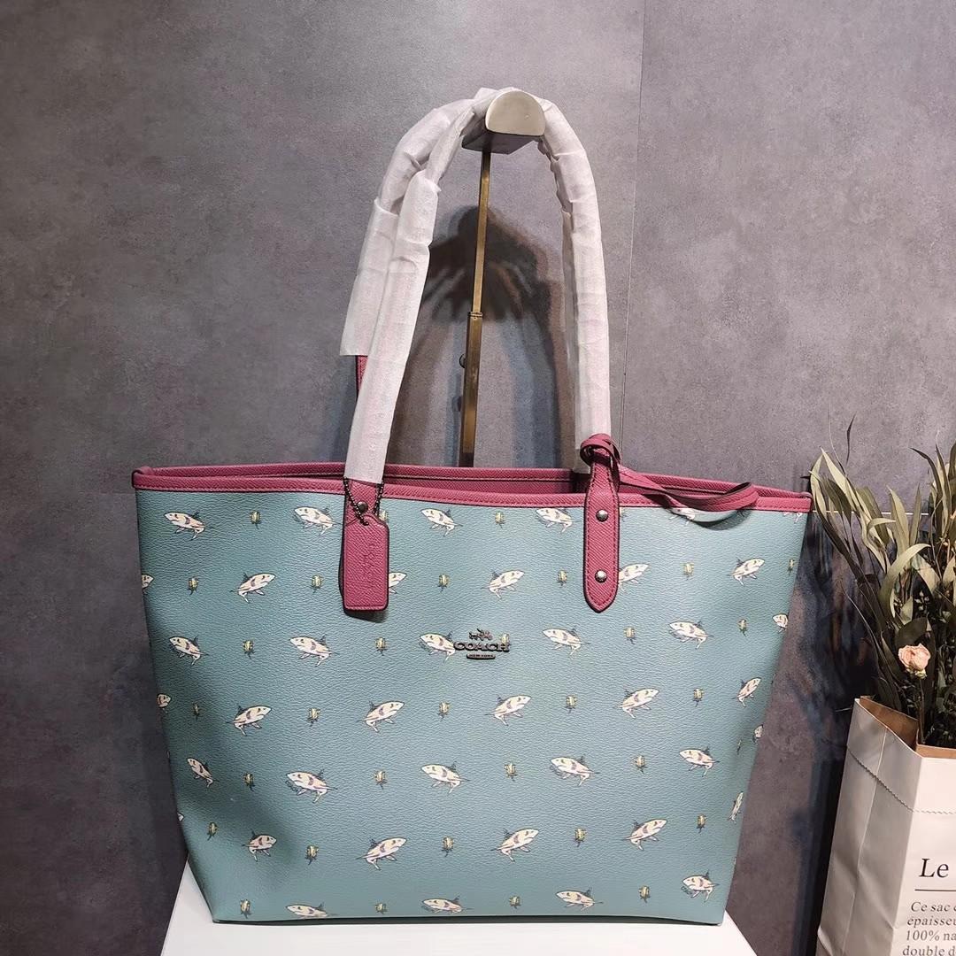 coach shark tote