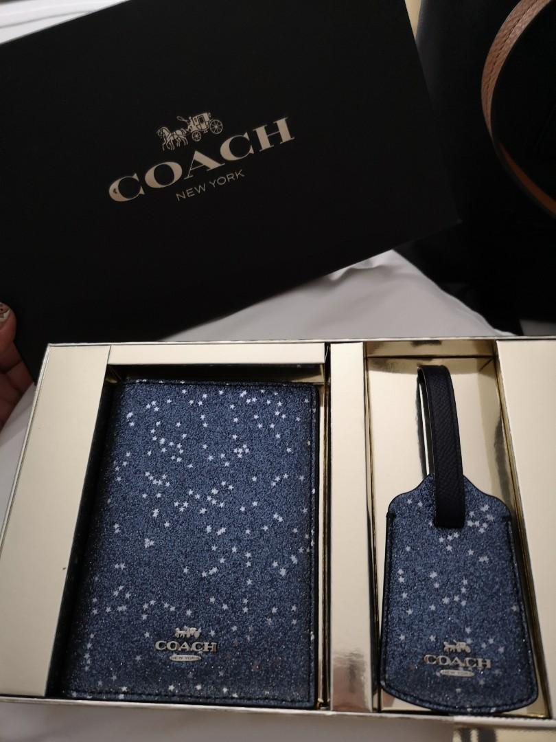 Coach passport holder sales and luggage tag