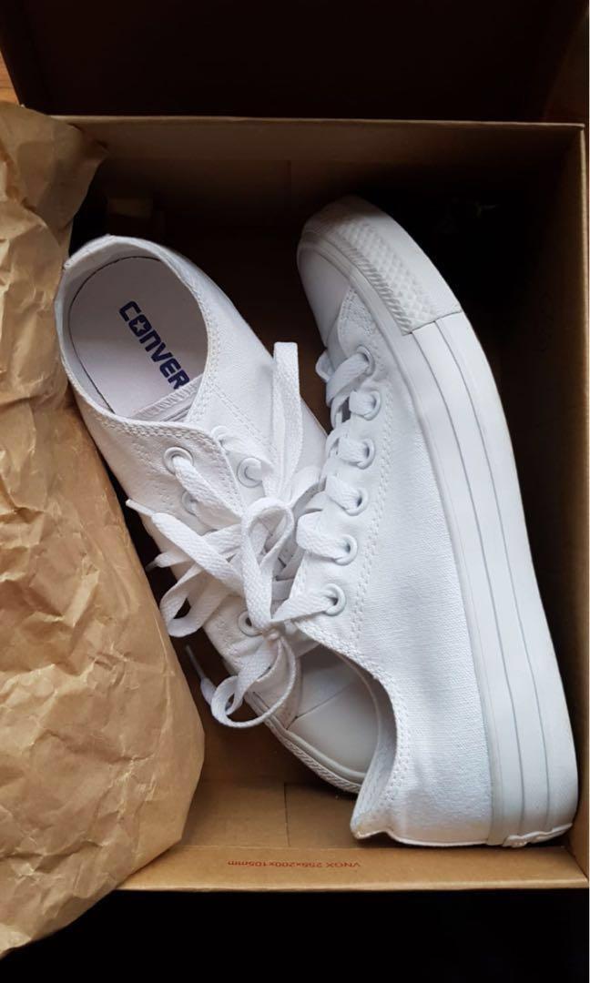 White mono canvas converse outlet