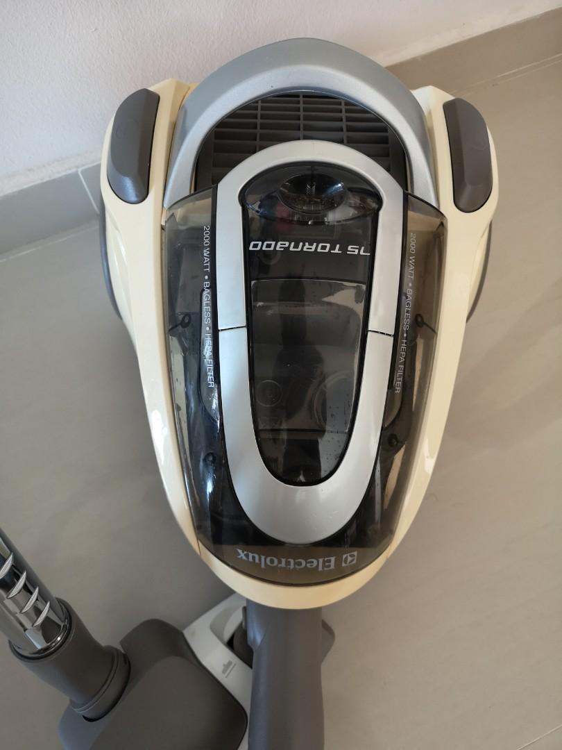 Electrolux 75 Tornado vacuum cleaner, TV & Home Appliances, Vacuum