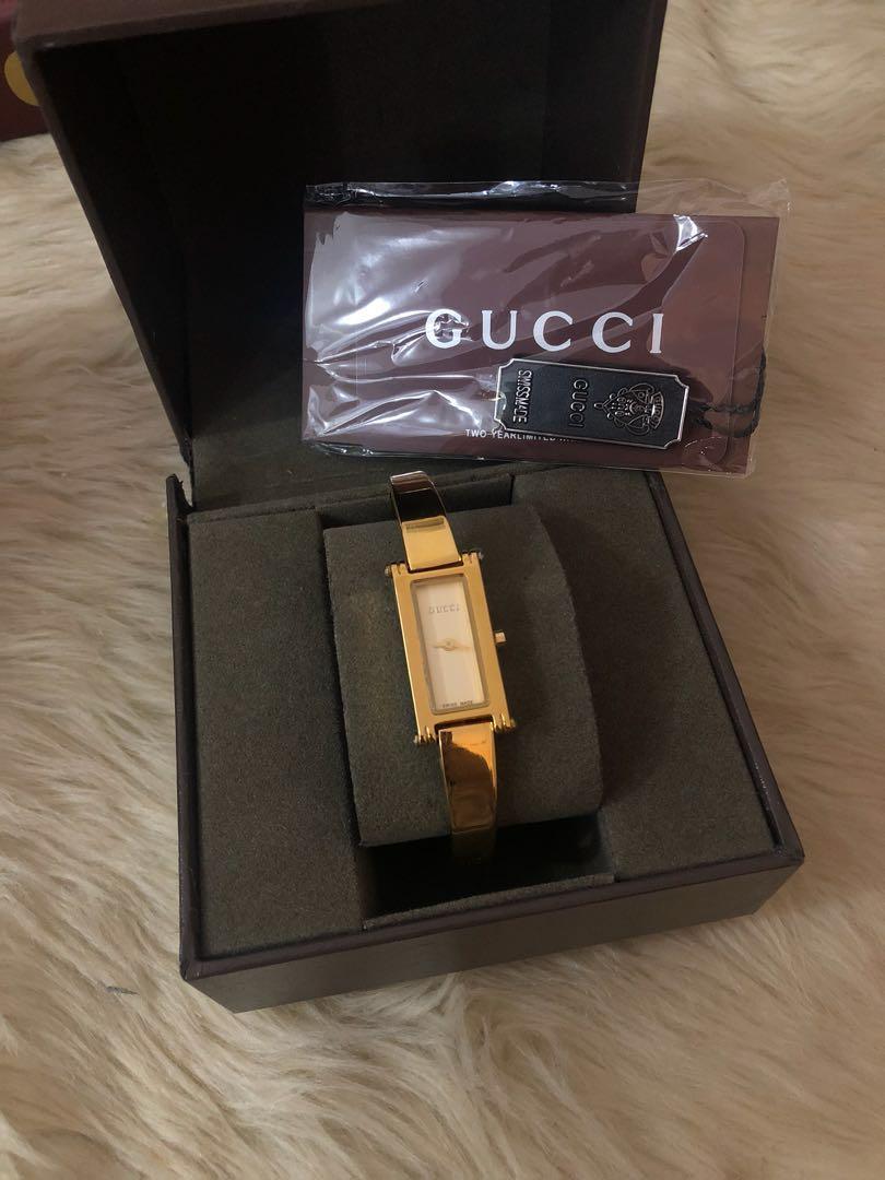 Gucci 1500l Bangle Watch (Category: Women's Watches) located in Santiago. Submitted by destashkit (Listing ID 217570430, Image 1). Description: Rush SALE. Super chic and classy. Yayamanin. ❤️.