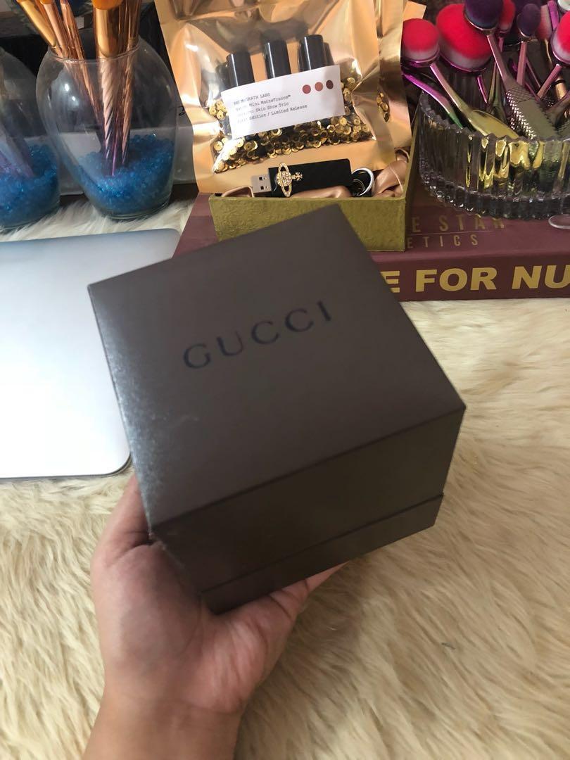 Gucci 1500l Bangle Watch (Category: Women's Watches) located in Santiago. Submitted by destashkit (Listing ID 217570430, Image 3). Description: Rush SALE. Super chic and classy. Yayamanin. ❤️.