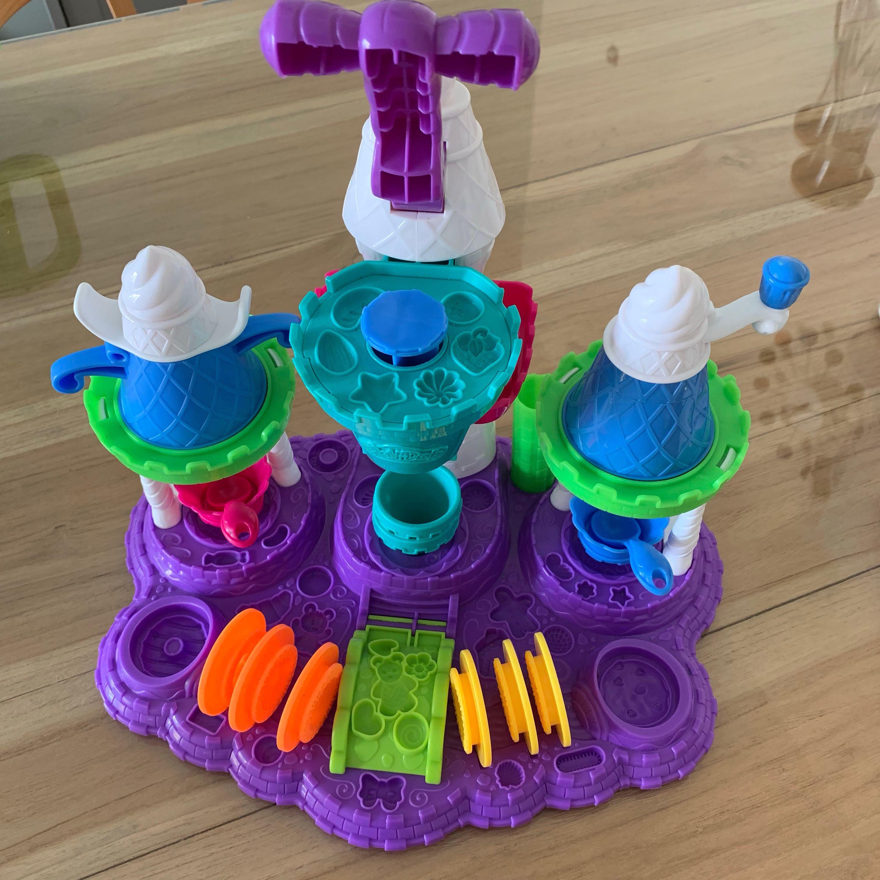 Play dough 2024 ice cream castle