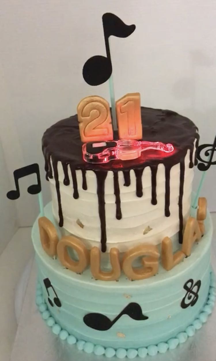 Musical Two Tier Cake For Him 21st Birthday Food Drinks Baked