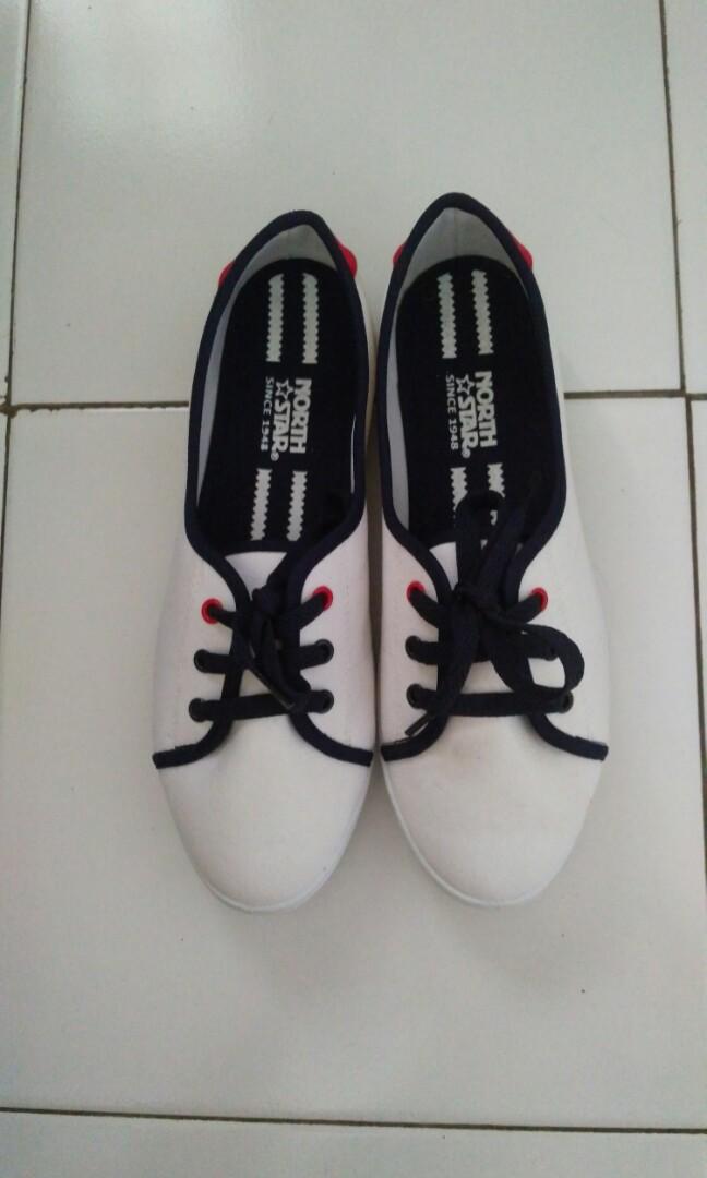 New Sepatu Wanita North Star Size 7 Putih Biru Merah Fesyen Wanita Sepatu Di Carousell