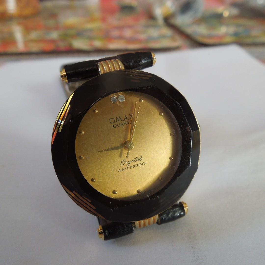 Omax Quartz Round Gold Plated Dial Watch