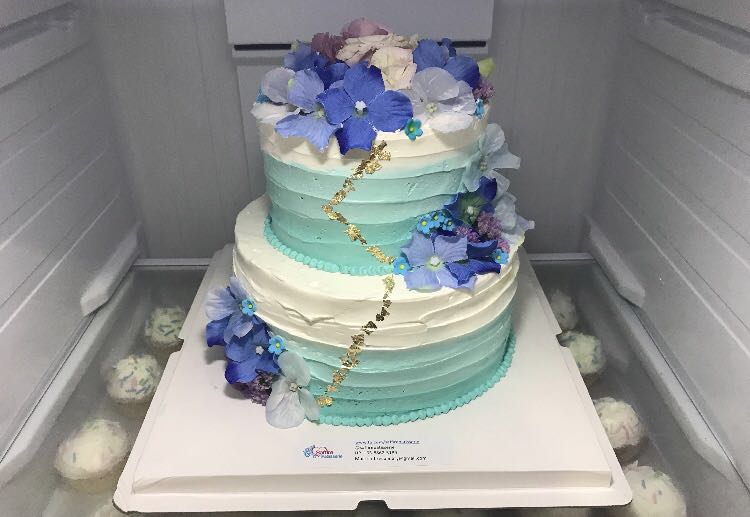 Gabrielle's Cakery - Cool blue and icy white for this 21st birthday 🎉 . .  . . #bakery #instafood #cakesof2021 #cake #foodie #instacake #baker  #delicious #cakedecorating #yummy #capetown #dessert #birthdaycake  #weddingcake #handmade #