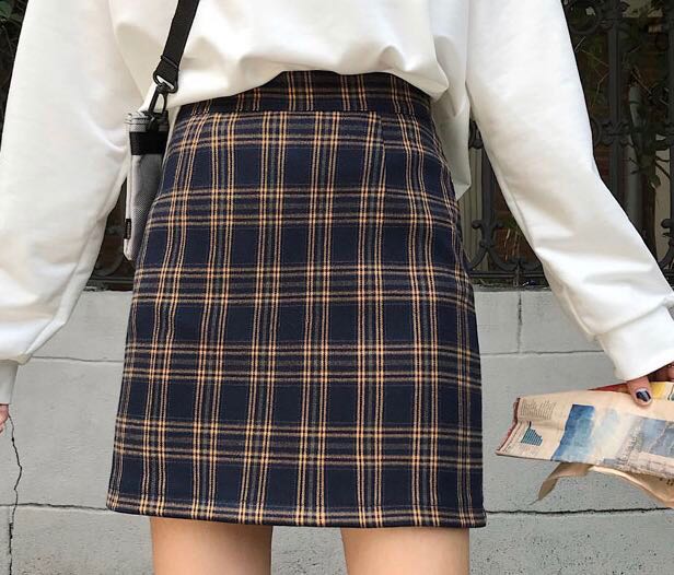 Plaid Skirt, Women's Fashion, Clothes, Pants, Jeans & Shorts on Carousell