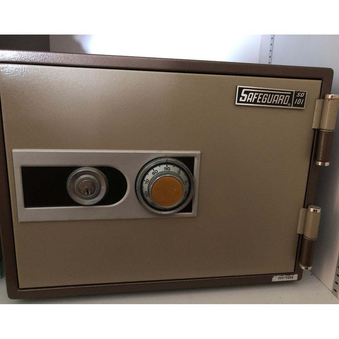 Safeguard Safe Box, Furniture & Home Living, Home Improvement