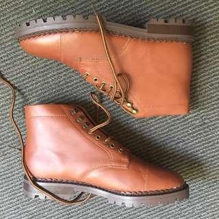 Never worn vintage boots