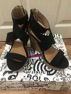 Wedges size 35