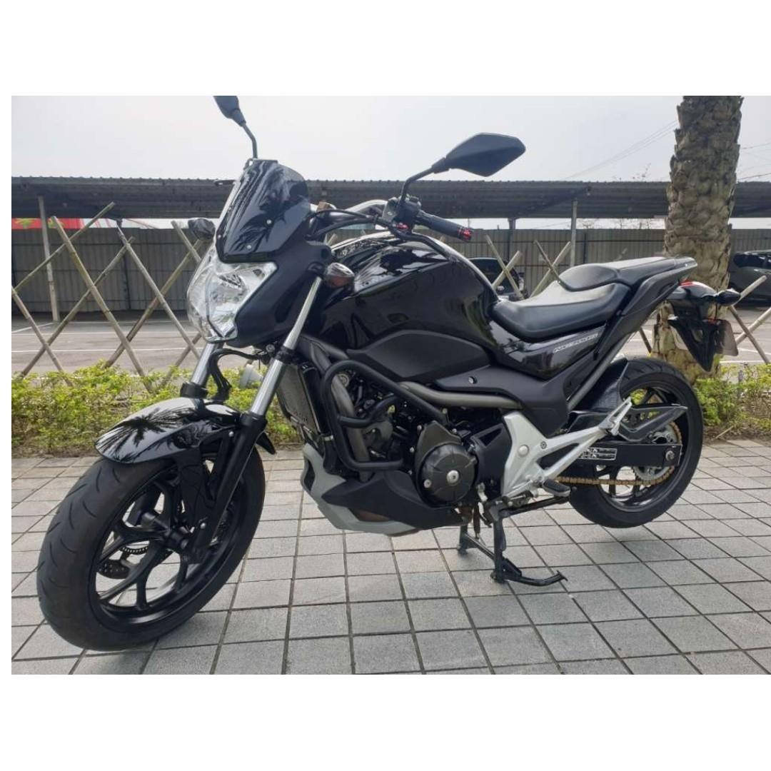 出售 13年honda Nc700s 打檔版 機車 重機在旋轉拍賣