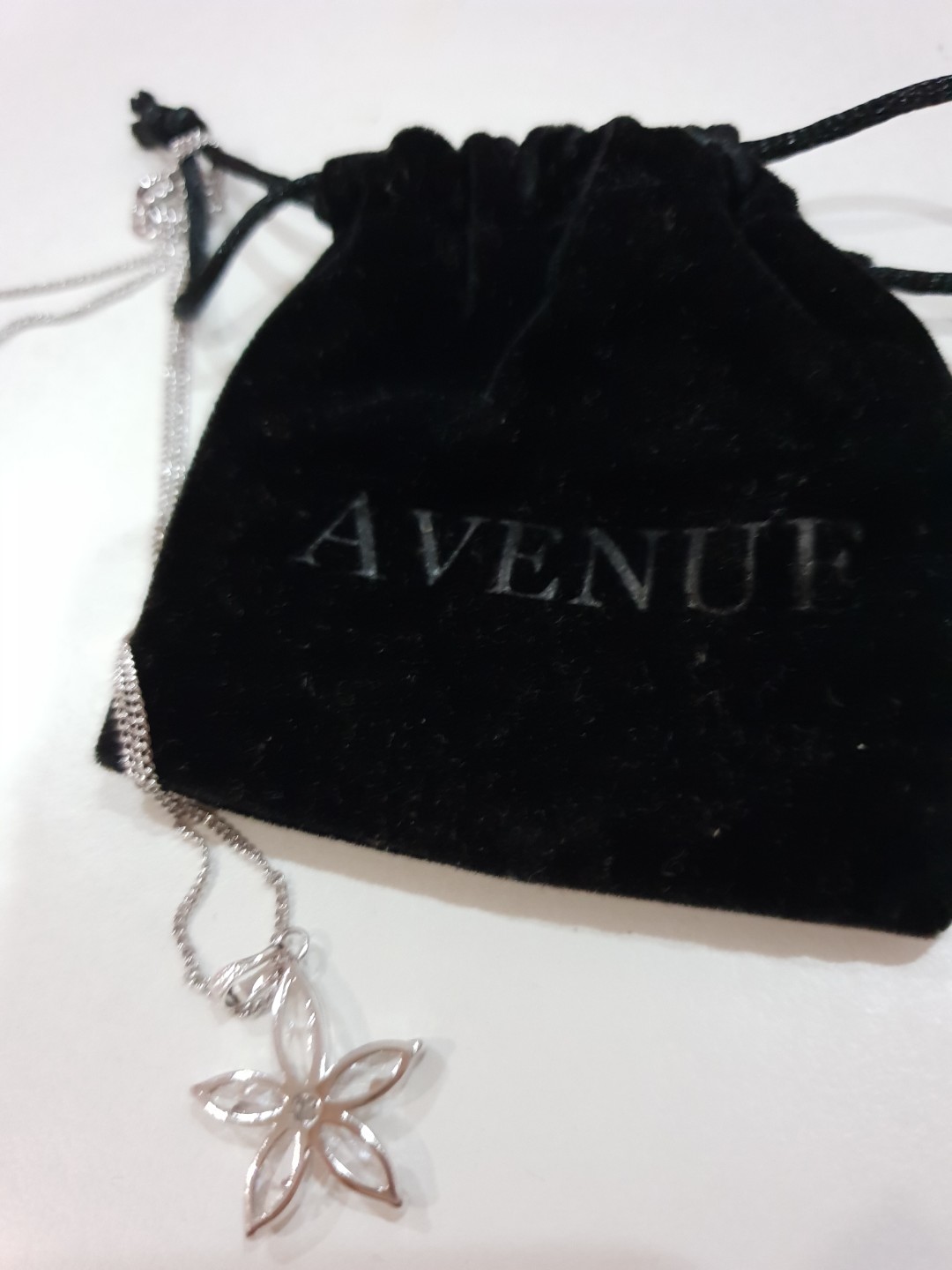 Avenue Silver Star Shaped Pendant Necklace Women S Fashion Home Women S Fashion Jewellery Necklaces Photo