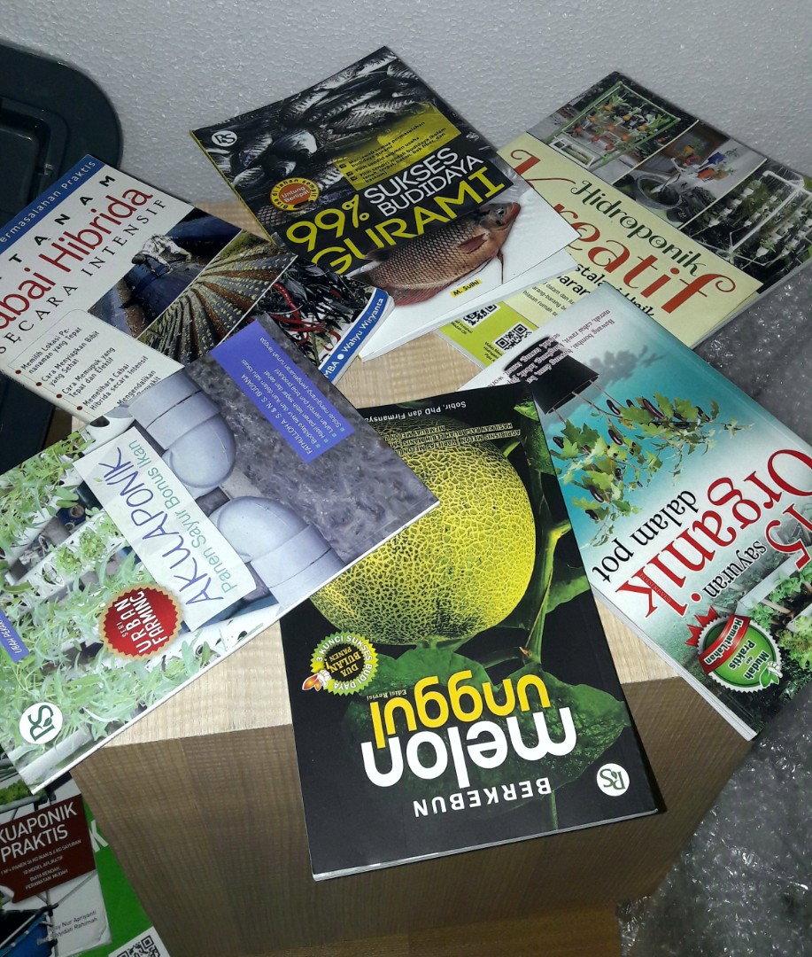 Buku Pertanian Cabai Melon Aquaponik Gurami Hidroponik Organik Buku Alat Tulis Buku Di Carousell