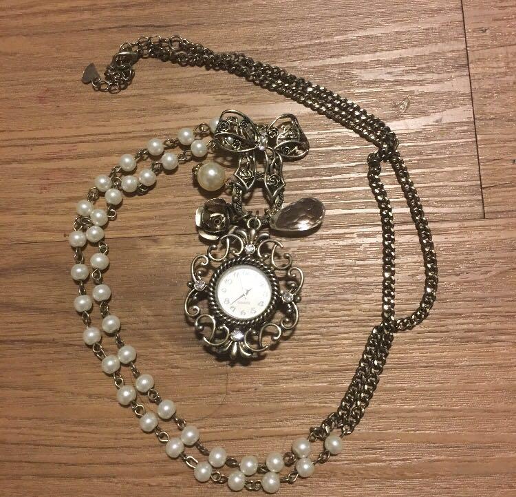 Diva Vintage Pocket Watch Necklace Women S Fashion Jewellery Necklaces On Carousell
