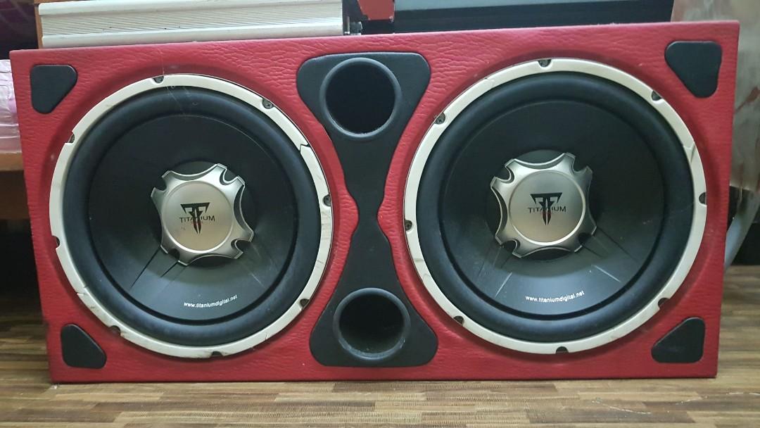 Double woofer outlet