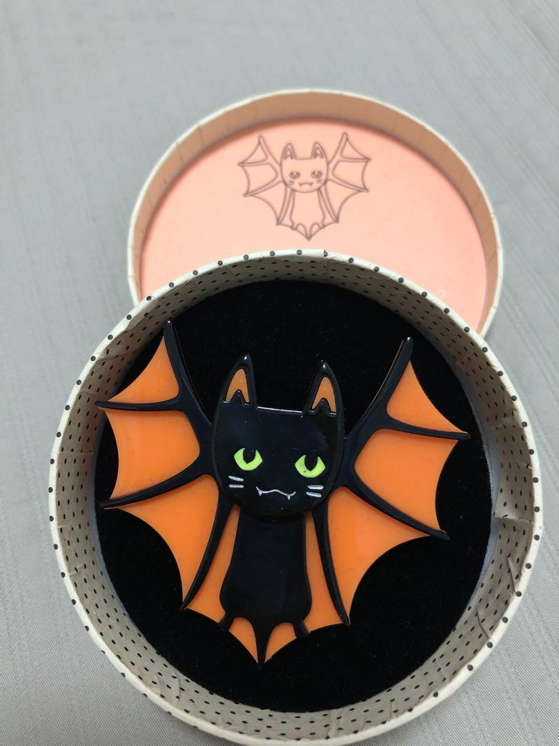 Erstwilder cat brooch top