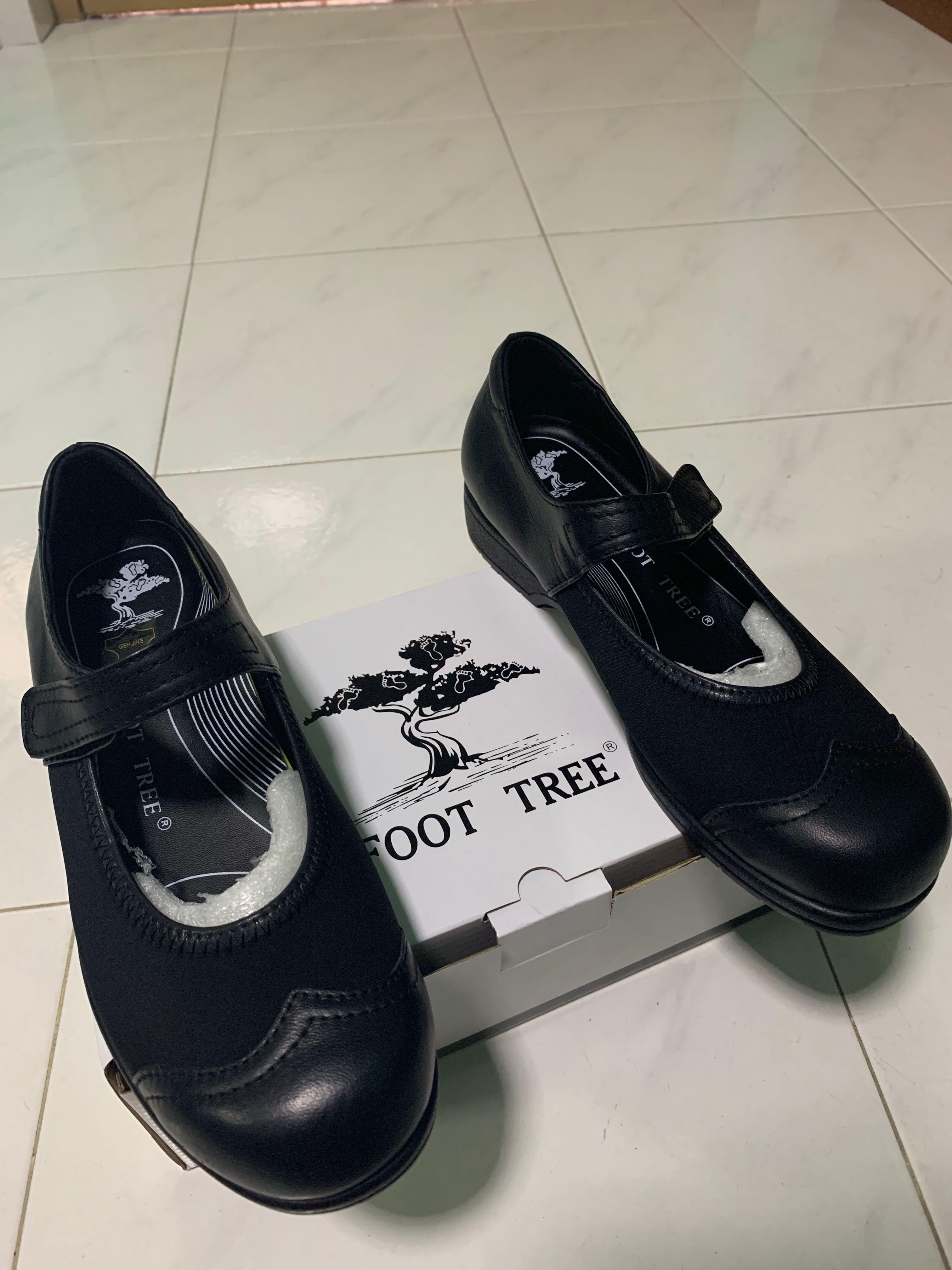 foot tree shoes