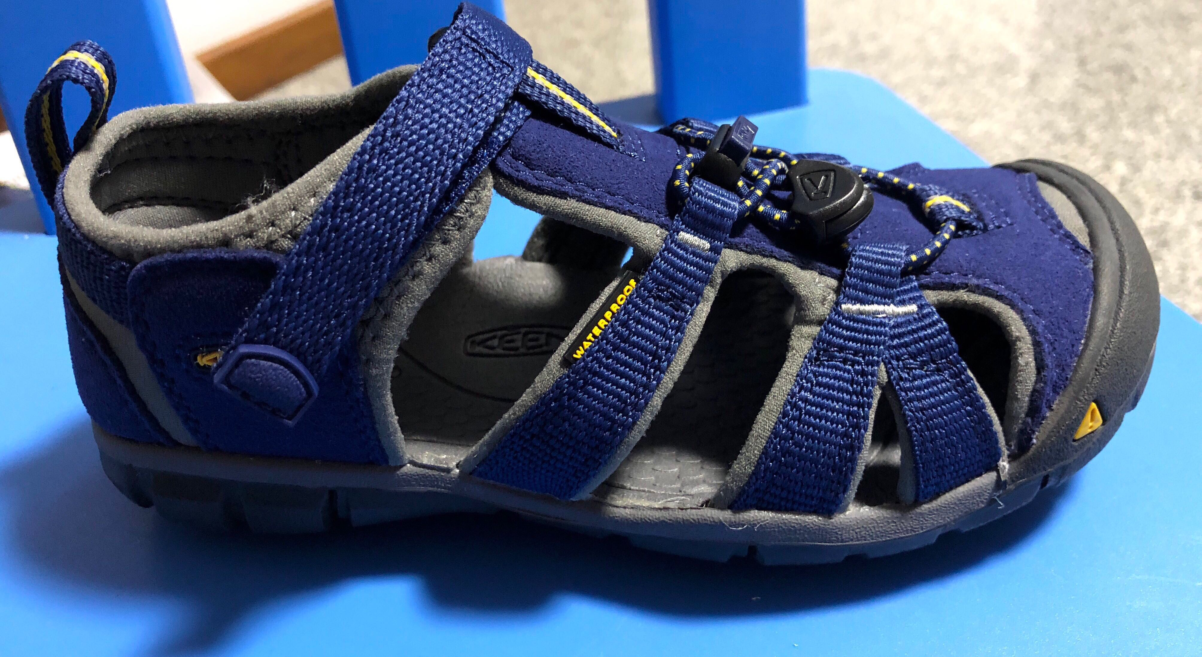 KEEN waterproof sandals (Kids Size - US 