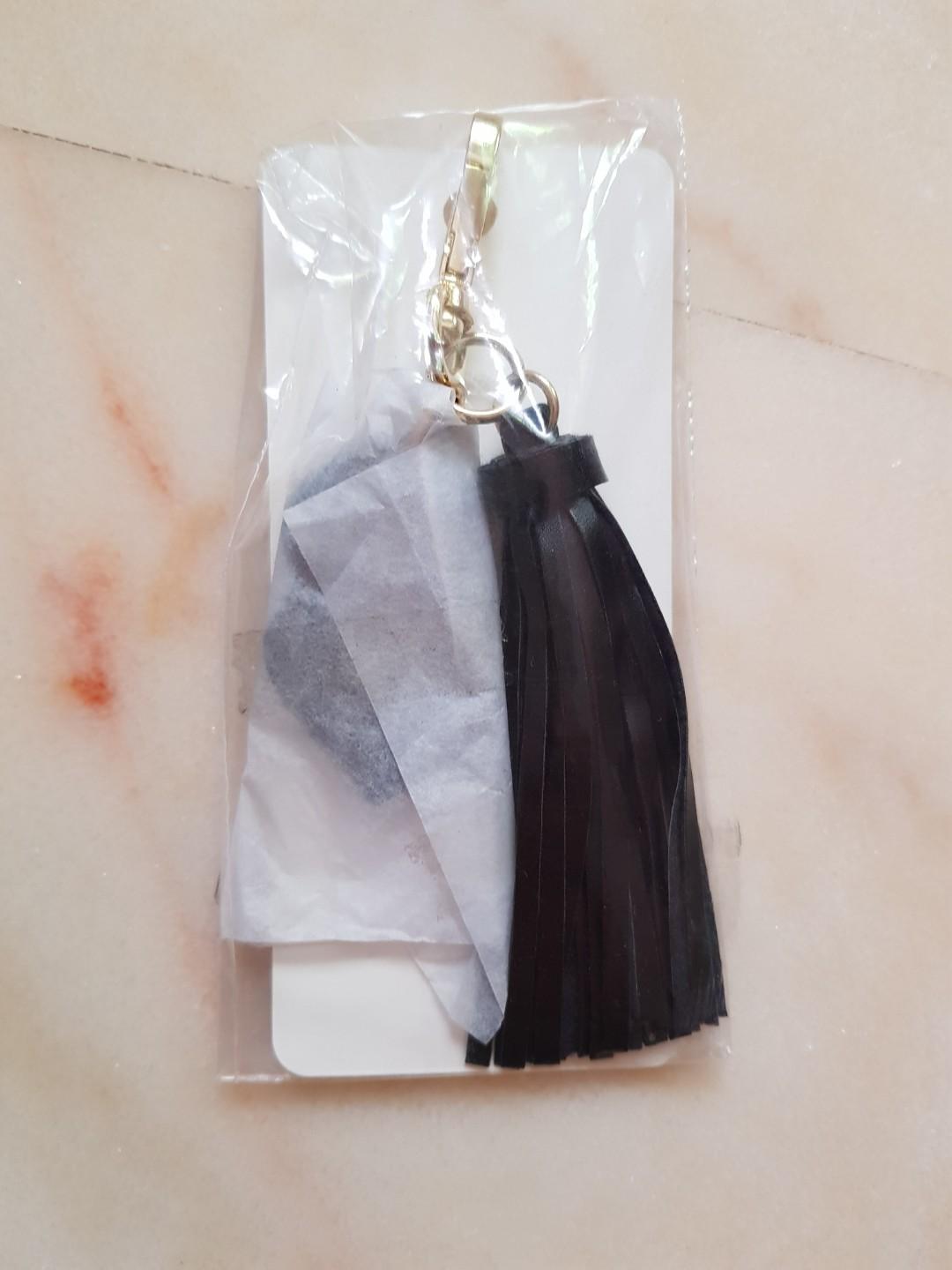 Keychain (Category: Other Accessories) located in Singapore. Submitted by rose_1234 (Listing ID 219727653, Image 3). Description: Very nice new key chain can hang on bag or use as key chain. Not use sell it away to save space.