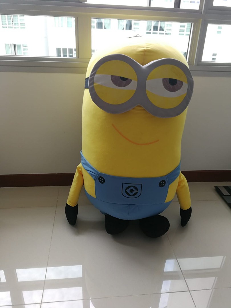 Life size minion plush 2025