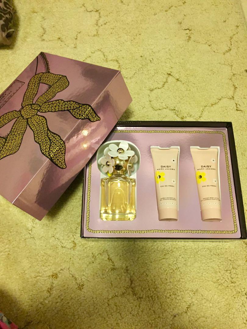 marc jacobs perfume daisy yellow