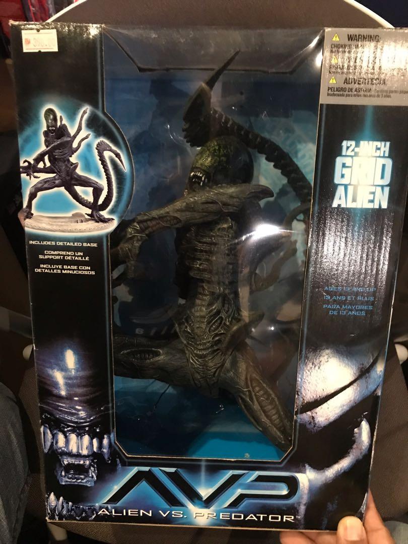 McFarlane AVP Alien VS. Predator Grid Alien 12 Inch Action Figure