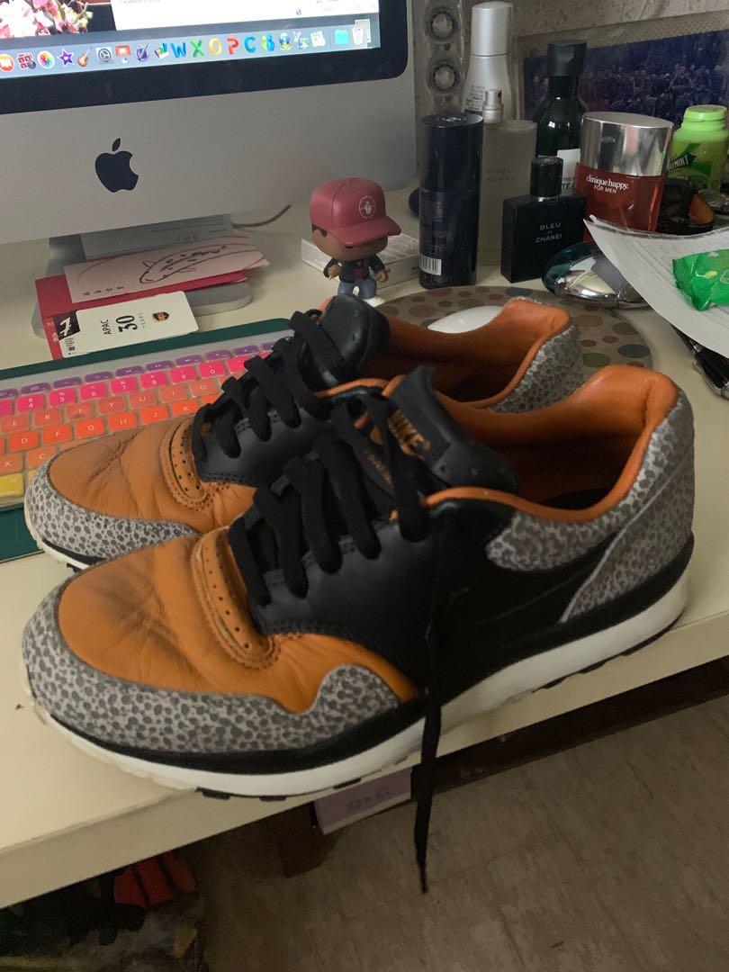 nike air safari trainers