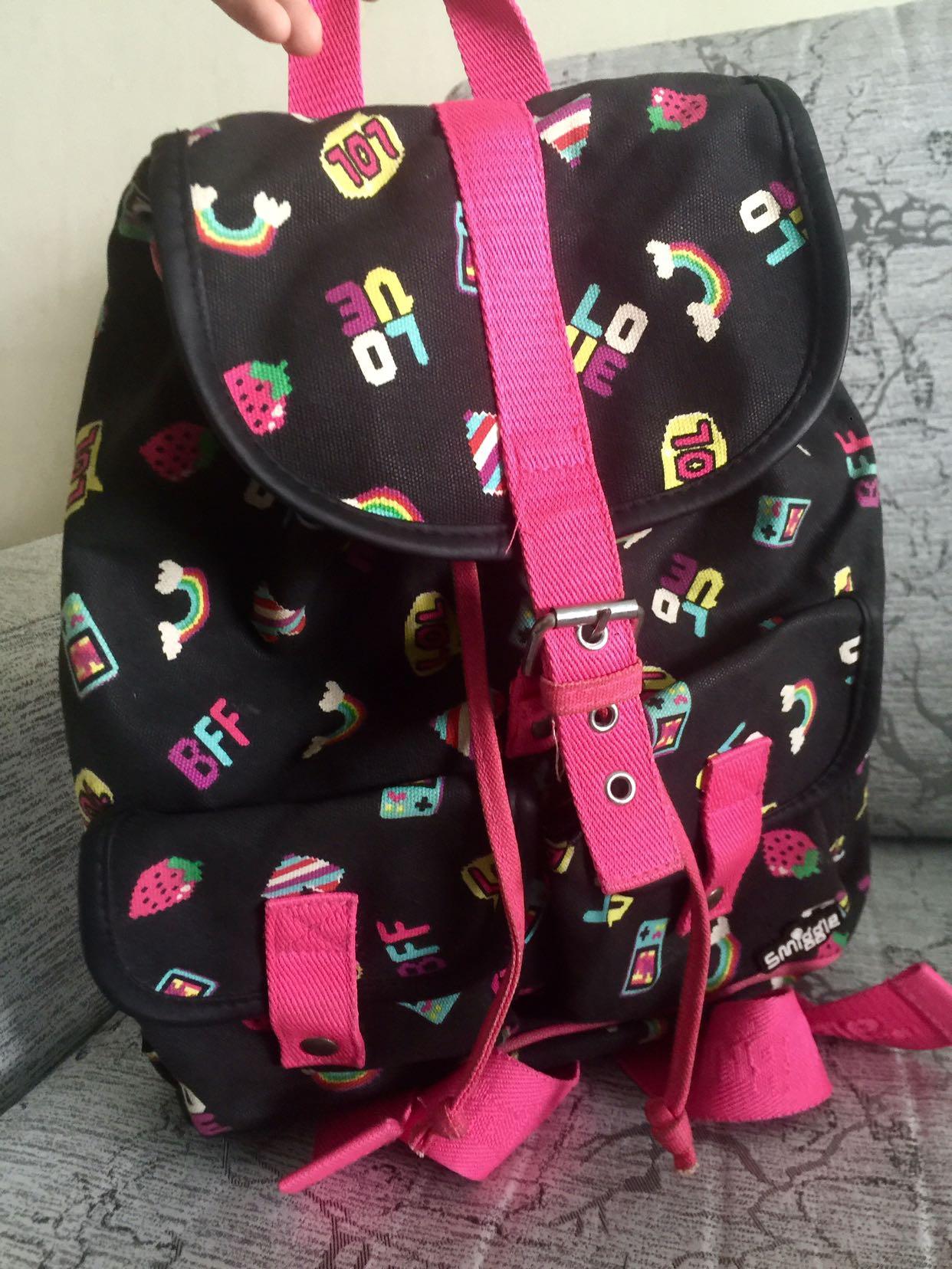 black smiggle backpack