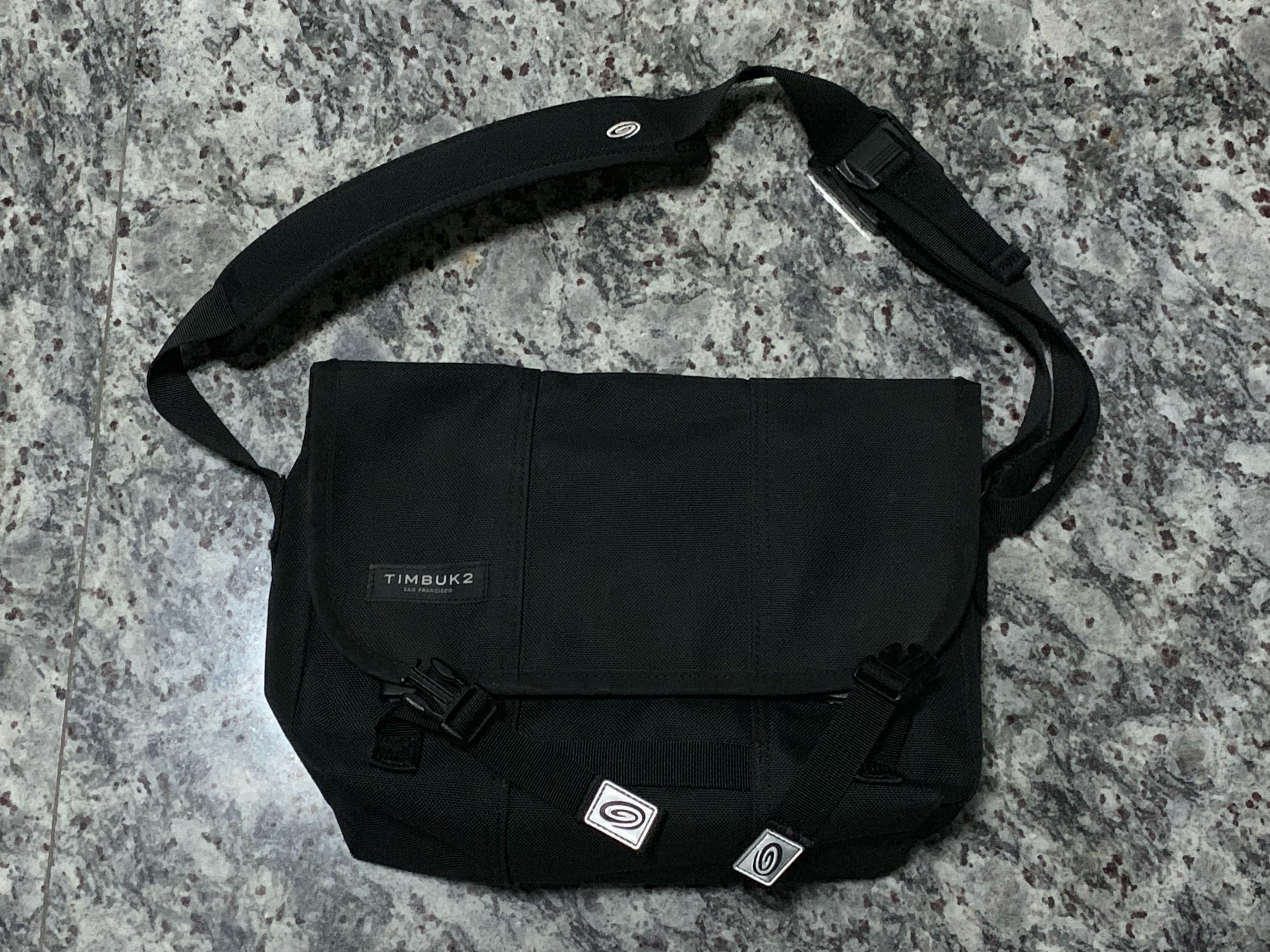 Timbuk2 Classic Messenger Xs Jet Black Men S Fashion Bags Sling Bags On Carousell Timbuk2 Classic Messenger Xs Jet Black Men S Fashion Bags Sling Bags On Carousell