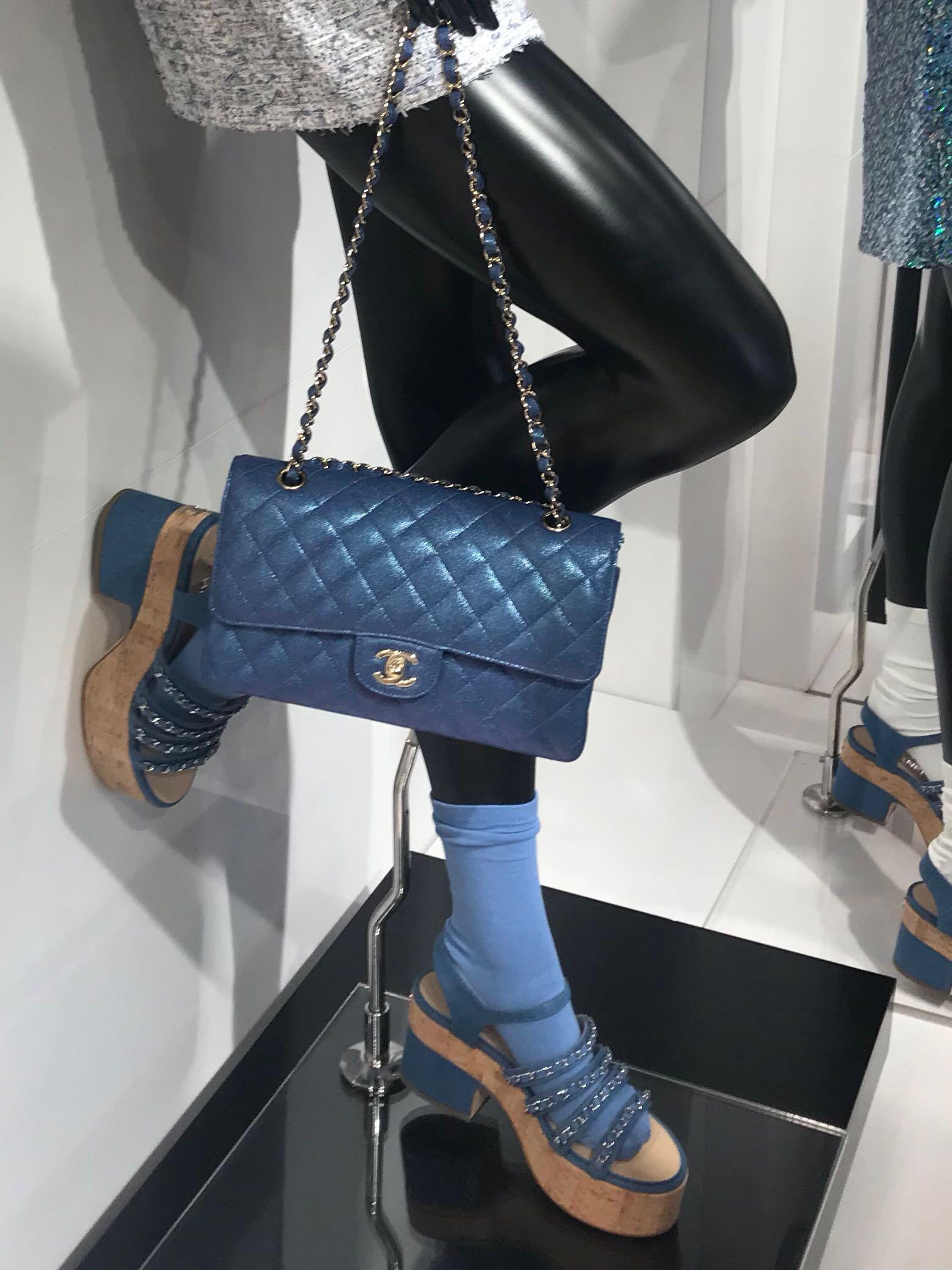 Chanel 2019 SOLD OUT Iridescent Blue Caviar Medium 10 Double Flap Classic  Bag For Sale at 1stDibs