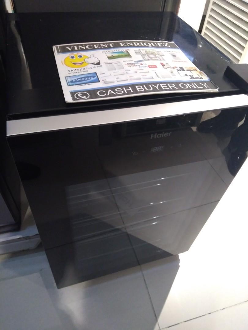 2018 Haier wine cooler 25 bottles Model JC117, TV & Home Appliances