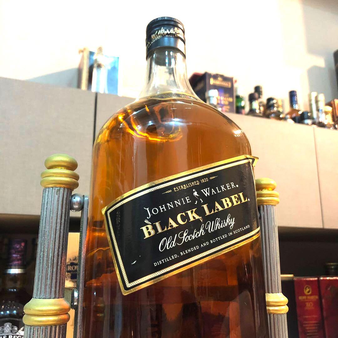 2l Huge Jw Black Label On A Swing Food Amp Drinks Alcoholic - Biggest black label bottle