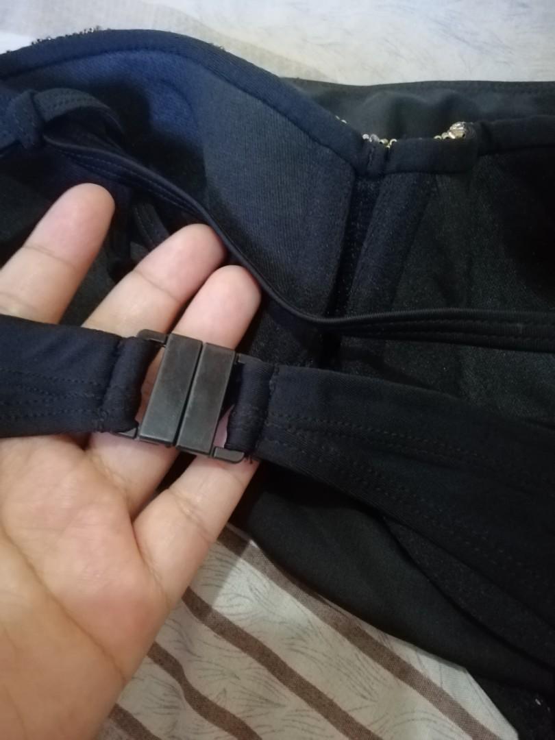 2pc Black Swinsuit XL (Category: Rash guard) located in Mandaluyong City. Submitted by mjbfbf (Listing ID 219907871, Image 3). Description: Brand new and never used Imported 38B on tag but fits well on 36B.