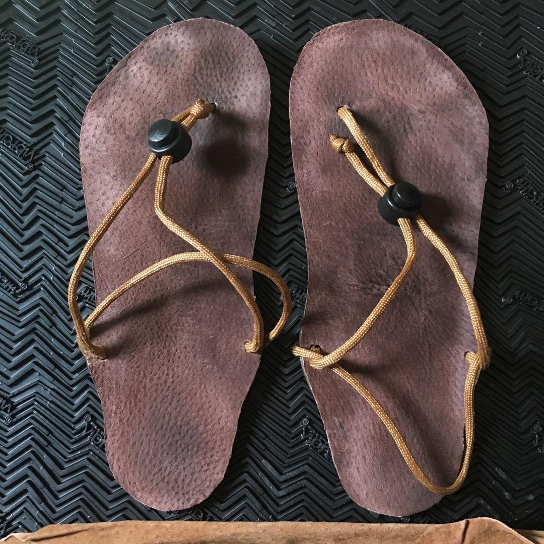 running slippers barefoot