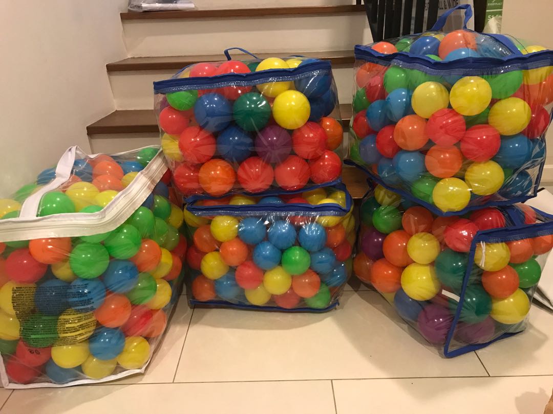 Ball pit balls + free Lighting McQueen pit, Hobbies & Toys, Toys
