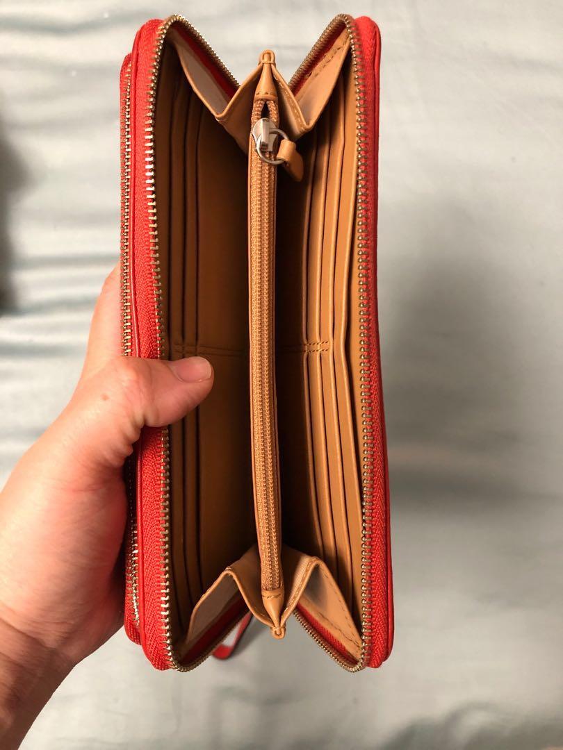 Coach wallet discount with wrist strap