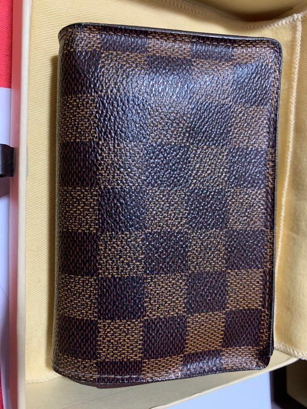 Sold at Auction: Louis Vuitton, LOUIS VUITTON wallet VIENNOIS NM.