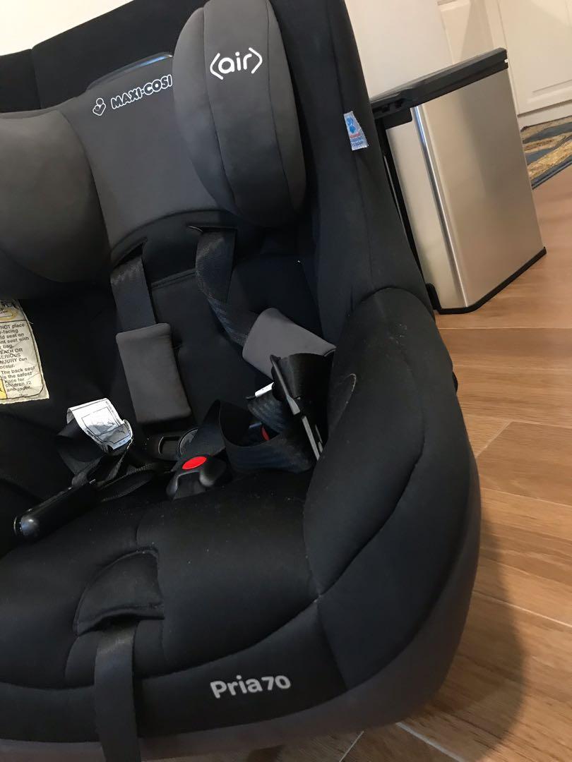 Maxi Cosi Pria 70 car seat with infant insert