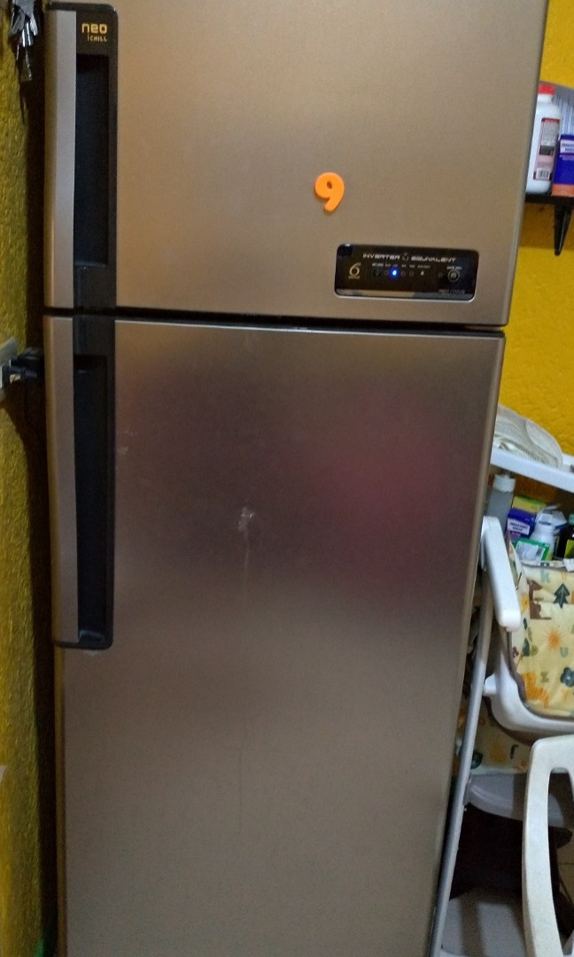 Moving out sale whirlpool neo ichill refrigerator 6th sense, TV & Home