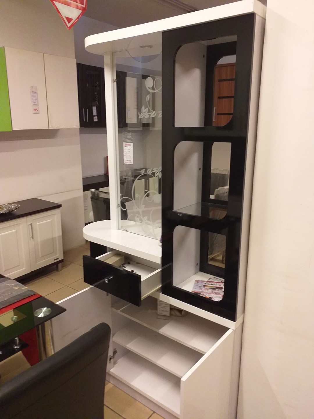 sale minibar hitam putih minimalis