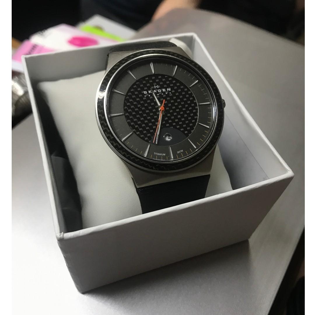 Skagen carbon shop fiber watch