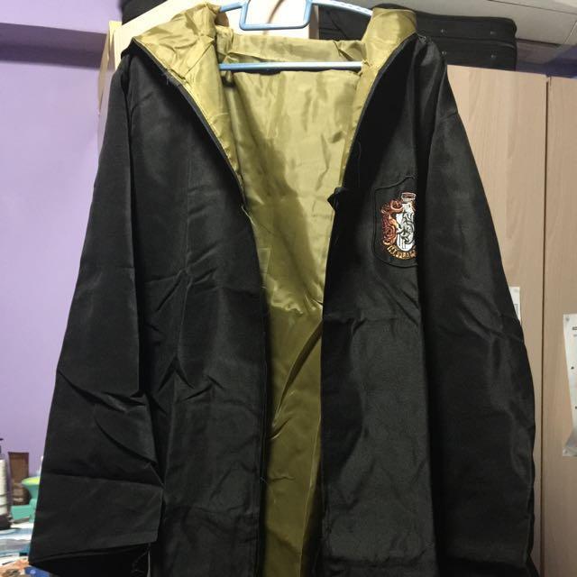 Sold Harry Potter Hufflepuff Robe Read Desc Bulletin Board On Carousell