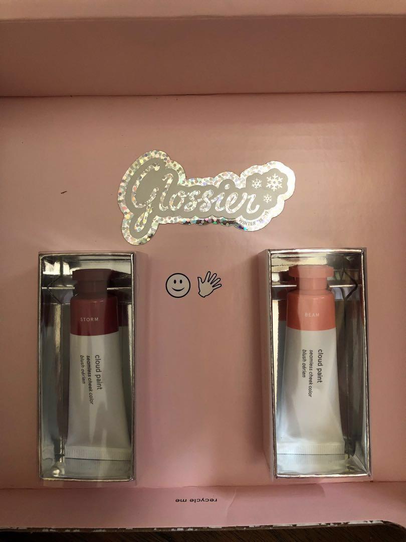 The famous Glossier Cloud Paint (Category: Makeup) located in Makati City. Submitted by abpca (Listing ID 219930946, Image 1). Description: P1600 each plus SF min P40 💯 authentic Available in Beam and Storm shade only .