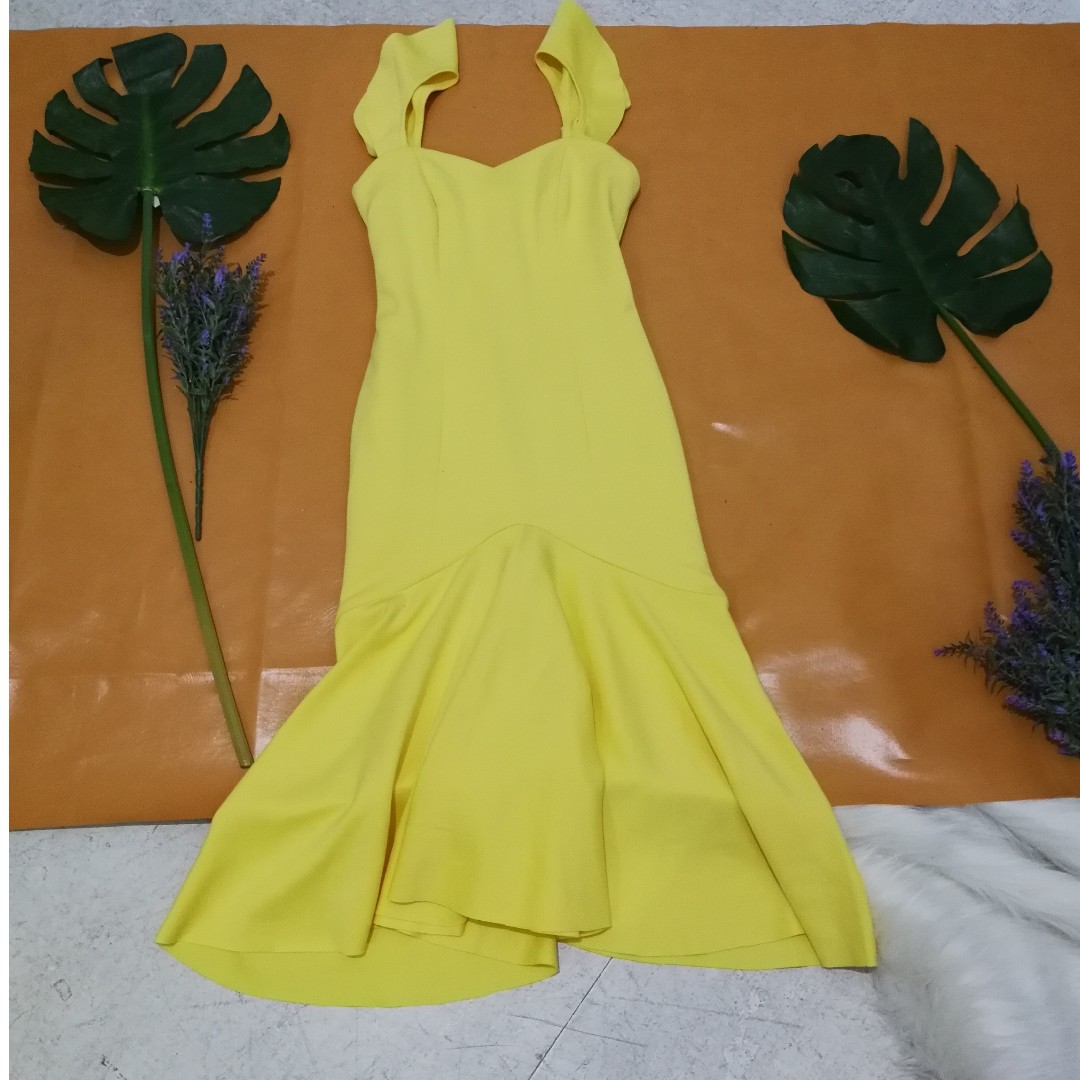 yellow flowy dress