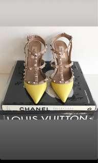 VALENTINO STUD PUMPS