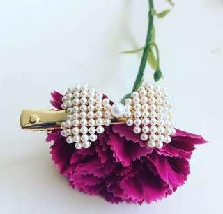 Bow pearl hair clip