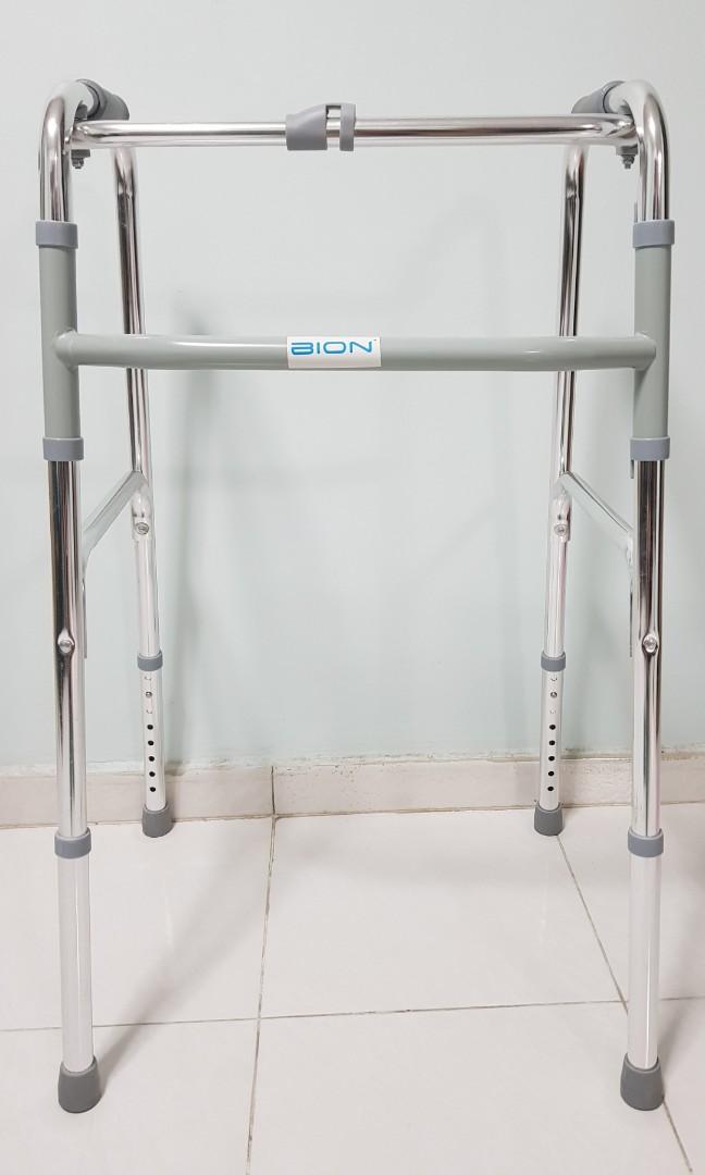 Aluminium Lightweight Foldable Adjustable Height Walking Frame with